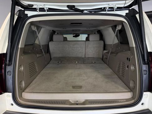Used 2015 Chevrolet Suburban LT RWD image 15