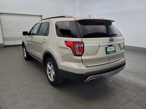 Used 2017 Ford Explorer XLT w/ Equipment Group 202A AWD/4WD image 5