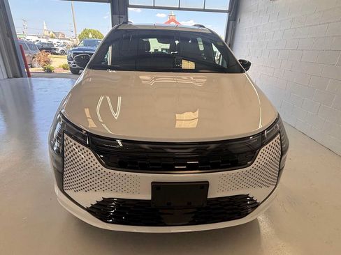 New 2027 Chrysler Pacifica Select FWD image 4