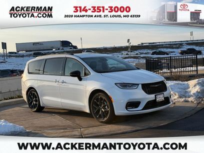 Used 2025 Chrysler Pacifica Limited