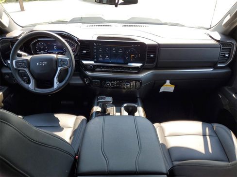 Used 2024 Chevrolet Silverado 1500 LT Trail Boss w/ LT Trail Boss Premium Package image 15