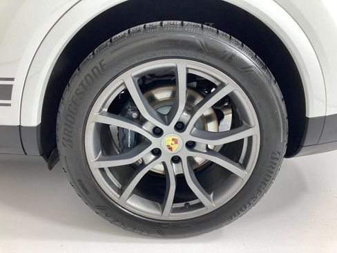 Certified 2024 Porsche Cayenne image 31