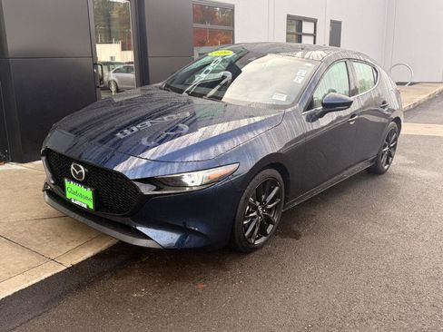 Used 2019 MAZDA MAZDA3 AWD Hatchback w/ Premium Pkg image 2