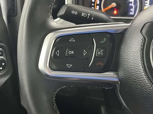 Used 2025 Jeep Wrangler Unlimited Sahara AWD/4WD image 31