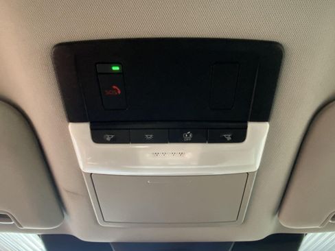 Used 2022 Nissan Pathfinder SL AWD/4WD image 24