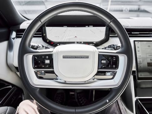 Used 2025 Land Rover Range Rover SE AWD/4WD image 50