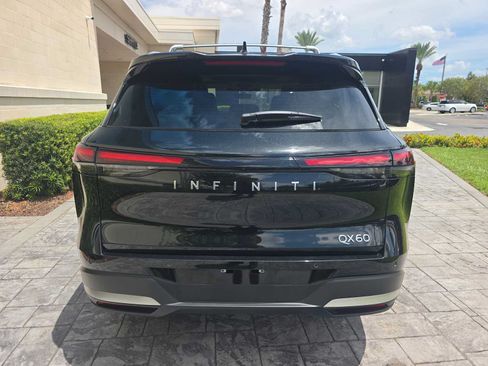 Certified 2026 INFINITI QX60 Luxe w/ Cargo Package FWD image 5