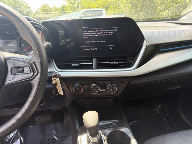 Used 2025 Chevrolet Trax LS FWD image 28