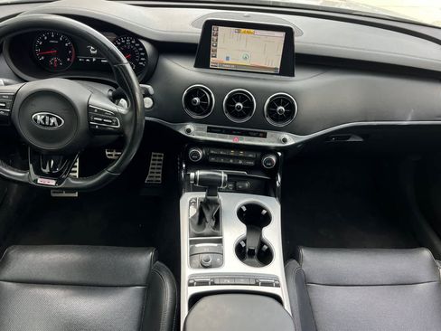Used 2018 Kia Stinger GT1 image 4