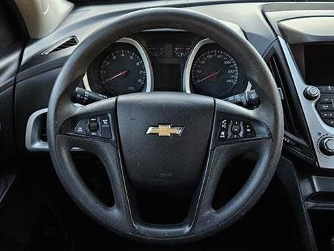 Used 2017 Chevrolet Equinox LS FWD image 10