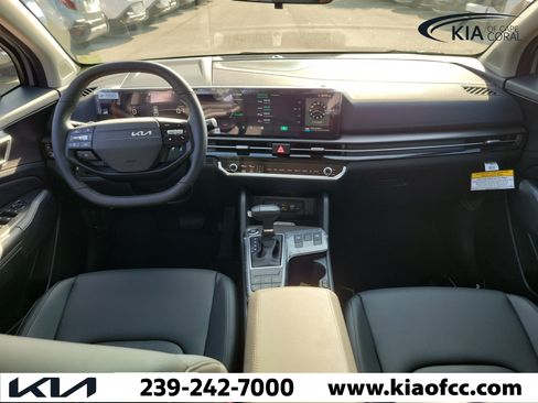 New 2026 Kia Sportage EX w/ EX Panorama Roof Package FWD image 15