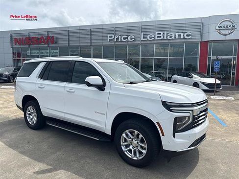 Used 2025 Chevrolet Tahoe LT AWD/4WD image 1