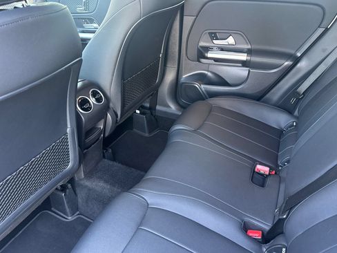 Used 2025 Mercedes-Benz GLA 250 image 13