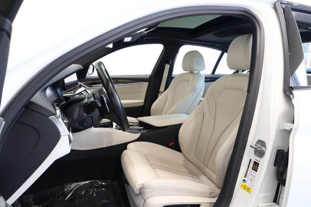 Used 2023 BMW 540i w/ M Sport Package RWD image 17