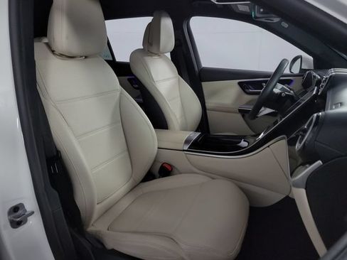 Used 2023 Mercedes-Benz GLC 300 4MATIC image 13