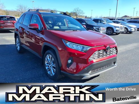 Used 2021 Toyota RAV4 Limited image 1