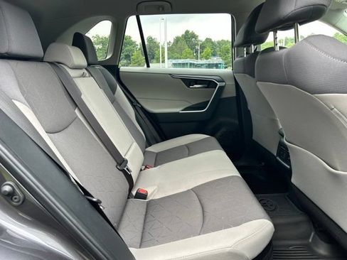 Used 2025 Toyota RAV4 XLE AWD/4WD image 37