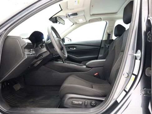 Used 2025 Honda Accord SE image 11
