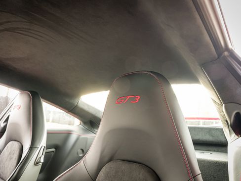 Used 2018 Porsche 911 GT3 image 24
