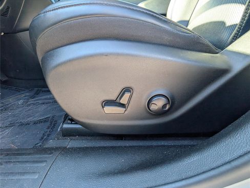 Used 2022 Jeep Cherokee Limited image 16