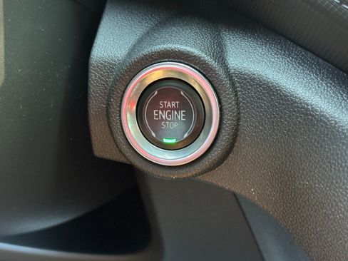 Used 2021 Chevrolet TrailBlazer LT FWD image 21