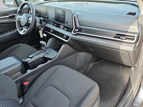 Used 2025 Kia Sportage LX image 22