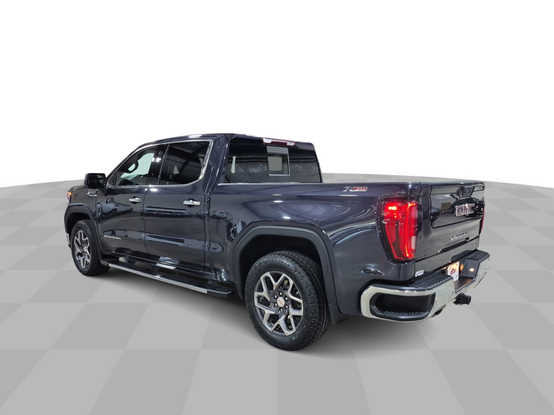 Used 2025 GMC Sierra 1500 SLT w/ SLT Premium Plus Package AWD/4WD image 7