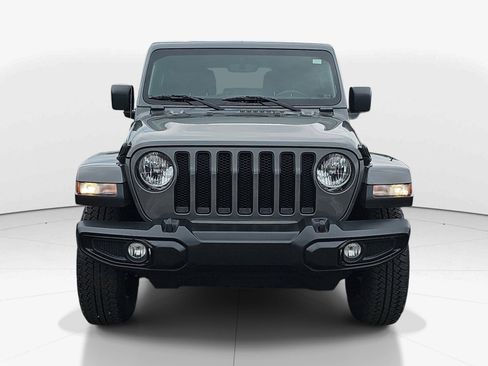 Used 2022 Jeep Wrangler Unlimited Sahara AWD/4WD image 9