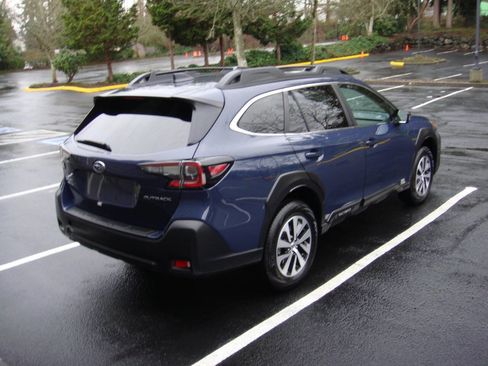 Used 2025 Subaru Outback Premium image 7