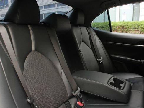 Used 2019 Toyota Camry XSE FWD image 21