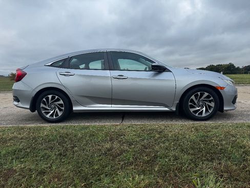 Used 2017 Honda Civic EX image 5
