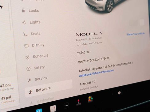 Used 2022 Tesla Model Y Long Range AWD/4WD image 10