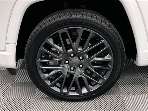 Used 2023 Jeep Compass High Altitude AWD/4WD image 10