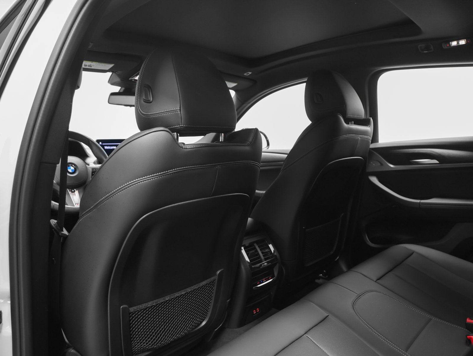 Used 2023 BMW X4 xDrive30i w/ M Sport Package AWD/4WD image 36