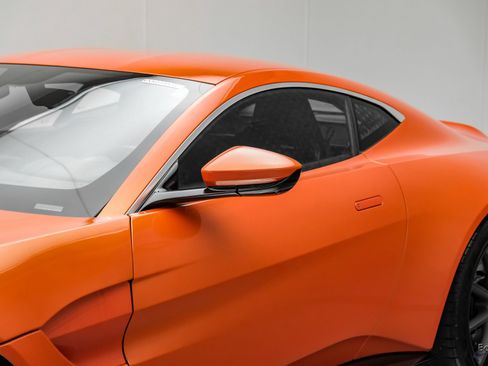 Used 2020 Aston Martin V8 Vantage Coupe RWD image 33
