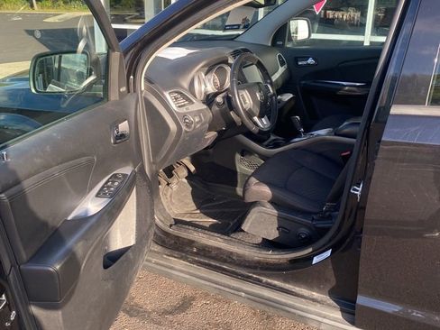 Used 2012 Dodge Journey Crew w/ Flexible Seating Group image 11