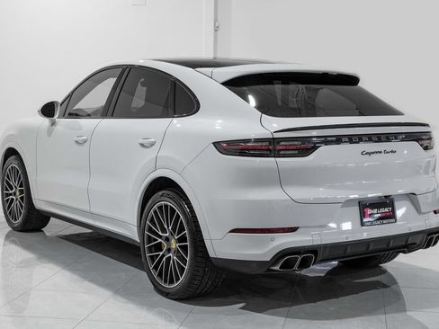 Used 2020 Porsche Cayenne Turbo image 10