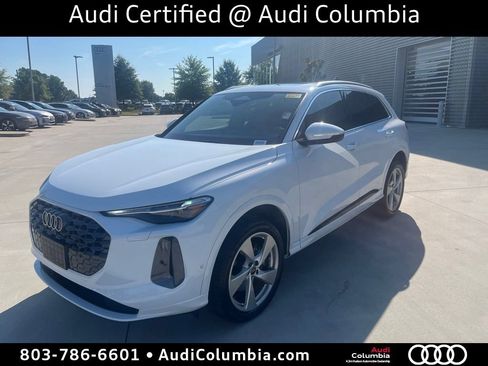 Used 2025 Audi Q5 Premium Plus AWD/4WD image 2