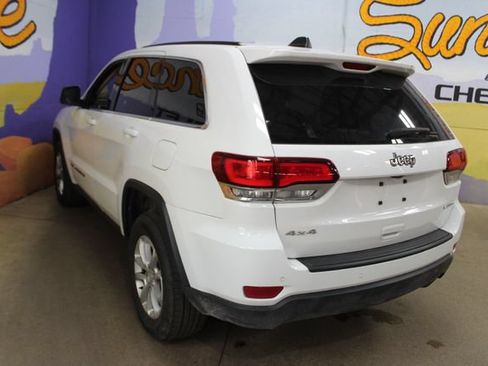 Used 2022 Jeep Grand Cherokee Laredo E AWD/4WD image 3