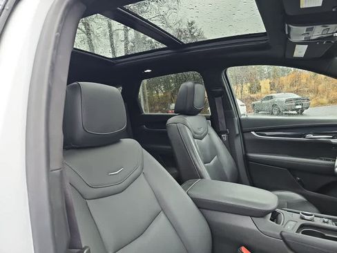 Used 2024 Cadillac XT5 Premium Luxury image 22