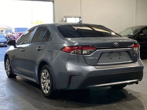 Used 2020 Toyota Corolla LE image 2