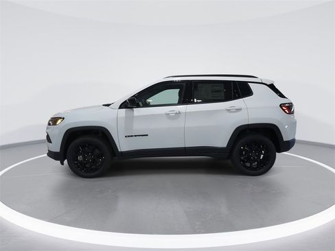 New 2026 Jeep Compass Latitude image 5