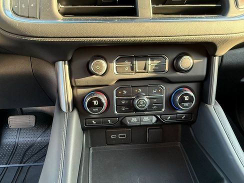 Used 2024 Chevrolet Suburban Z71 w/ Off-Road Capability Package image 23