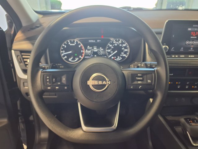 Used 2023 Nissan Rogue S AWD/4WD image 19