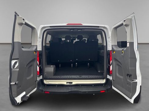 Used 2023 Ford Transit 350 XLT RWD image 11