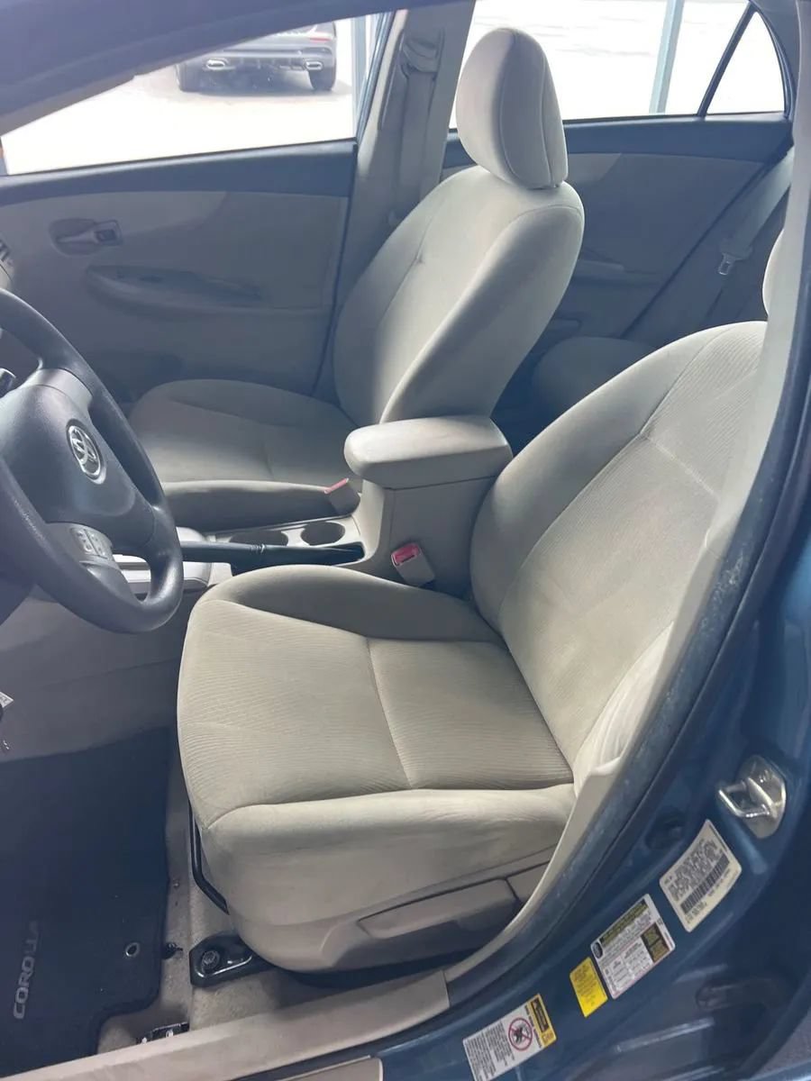 Used 2013 Toyota Corolla LE FWD image 3