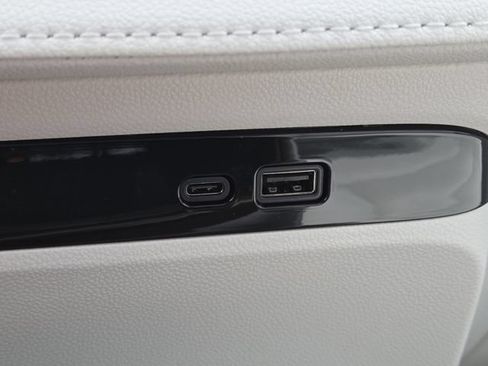 New 2026 Buick Enclave Avenir w/ Super Cruise Package AWD/4WD image 9