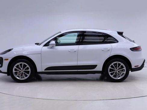 Used 2025 Porsche Macan AWD/4WD image 2