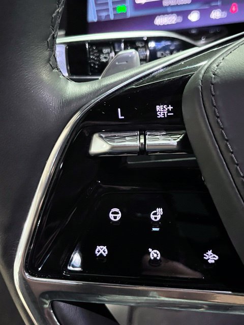 Used 2025 Cadillac Escalade Sport Platinum AWD/4WD image 32