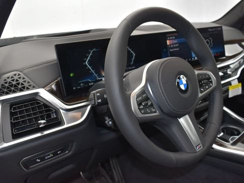 Used 2026 BMW X7 xDrive40i w/ Executive Package AWD/4WD image 12